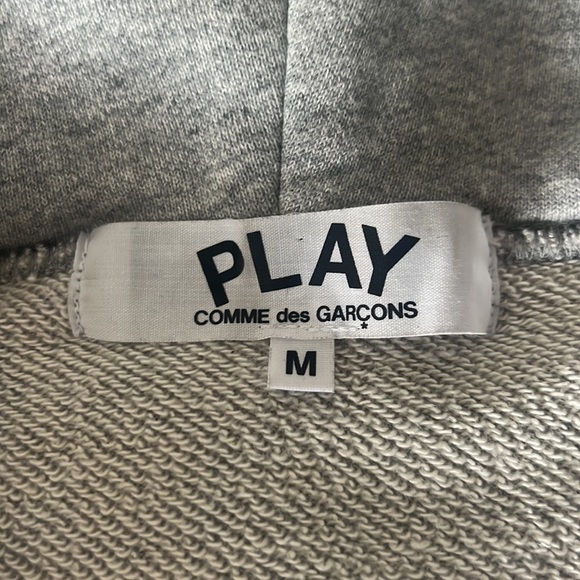 Selling a Comme Des Garçons Play Embroider Heart Zip-Up Hoodie -price negotiable - Picture 6 of 8